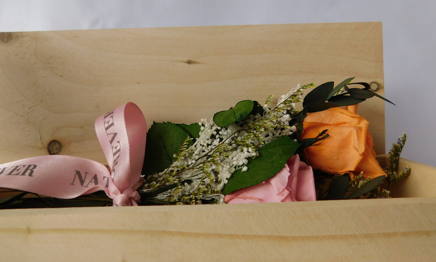 Caja Madera + Bouquet De Flores